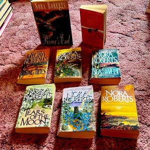 Bestseller Nora Roberts collection of books